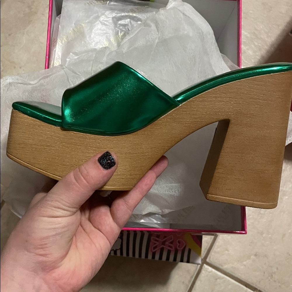 •CAPE ROBBIN• “Enisle” Green Platform Slide Sandals // NIB - Picture 13 of 16